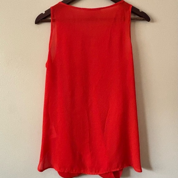 Michael Kors| Gorgeous Bright Red Sleeveless Wrap Blouse w/ Gold Bar Sz XS - Picture 4 of 7